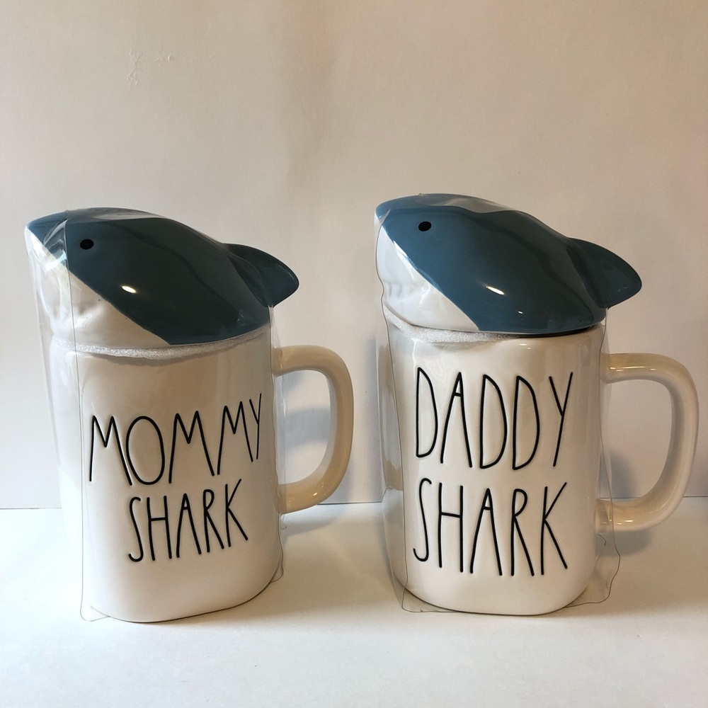 NWT Rae Dunn mommy shark daddy shark coffee mugs